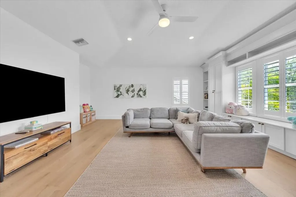14639 Chatsworth Manor Circle Tampa FL 33626