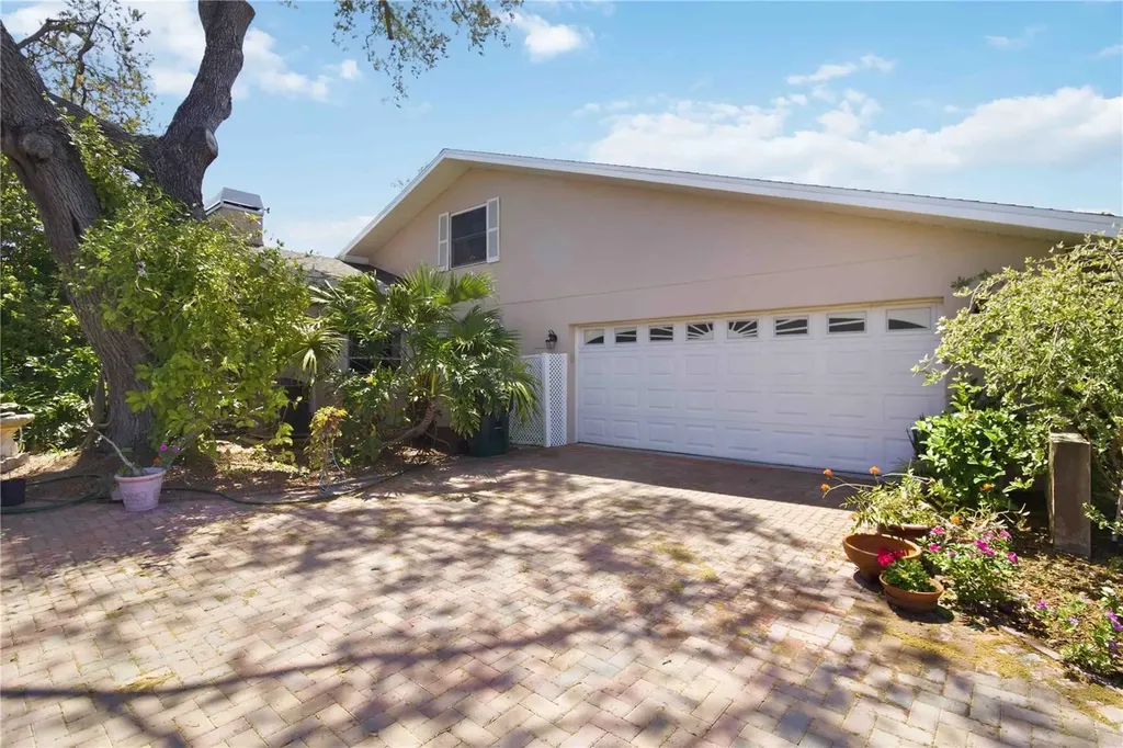 3951 Country View Drive Sarasota FL 34233