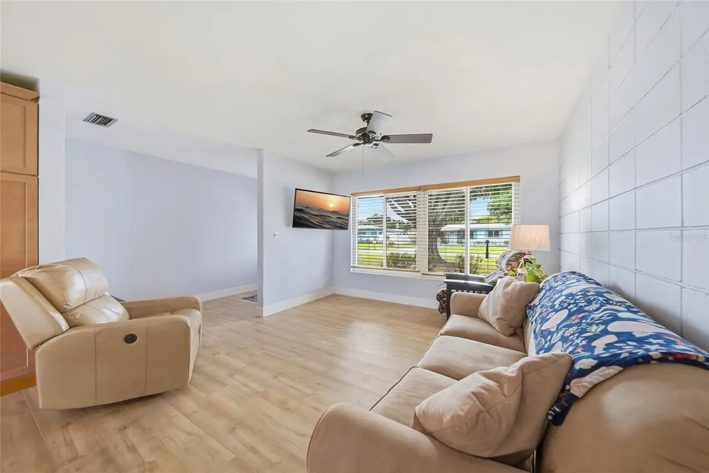 10871 Grove Terrace Seminole FL 33772