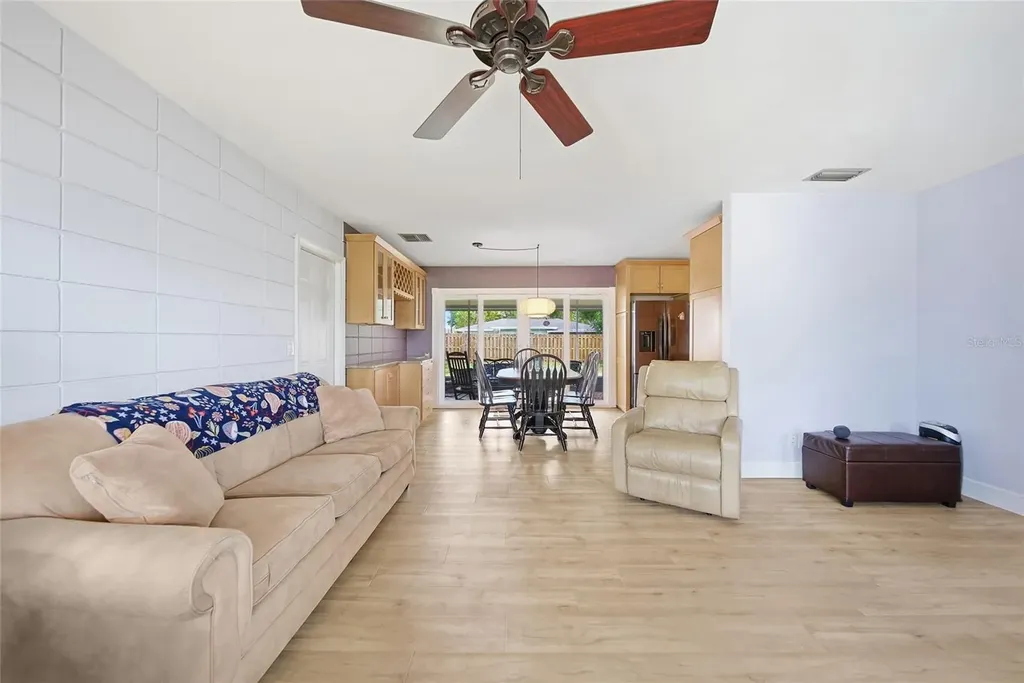 10871 Grove Terrace Seminole FL 33772