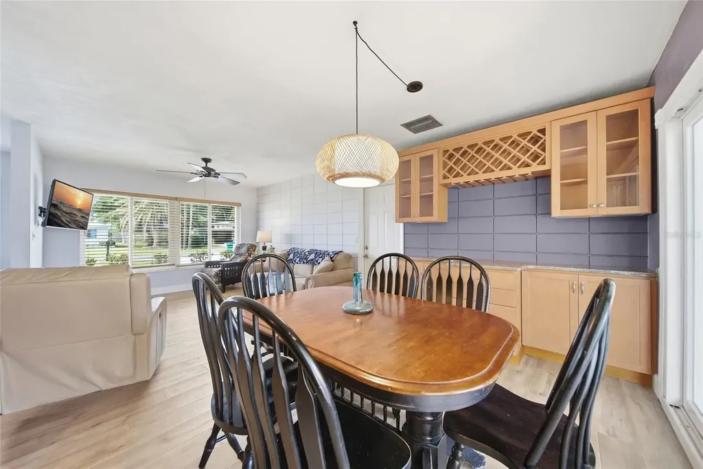 10871 Grove Terrace Seminole FL 33772