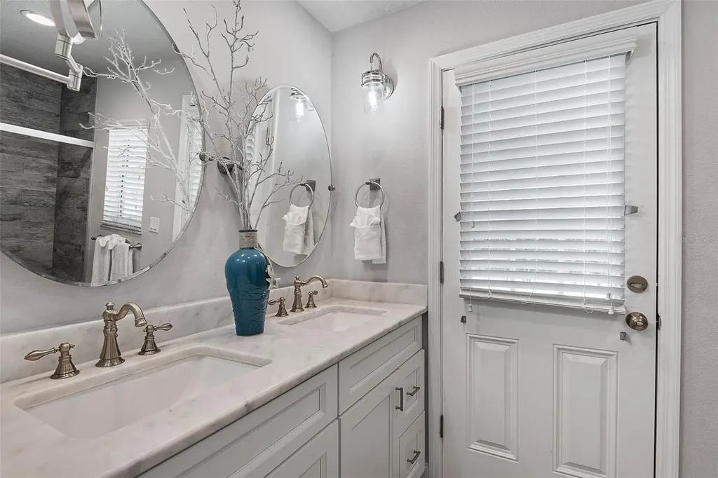 12 Clarendon Court S Palm Coast FL 32137