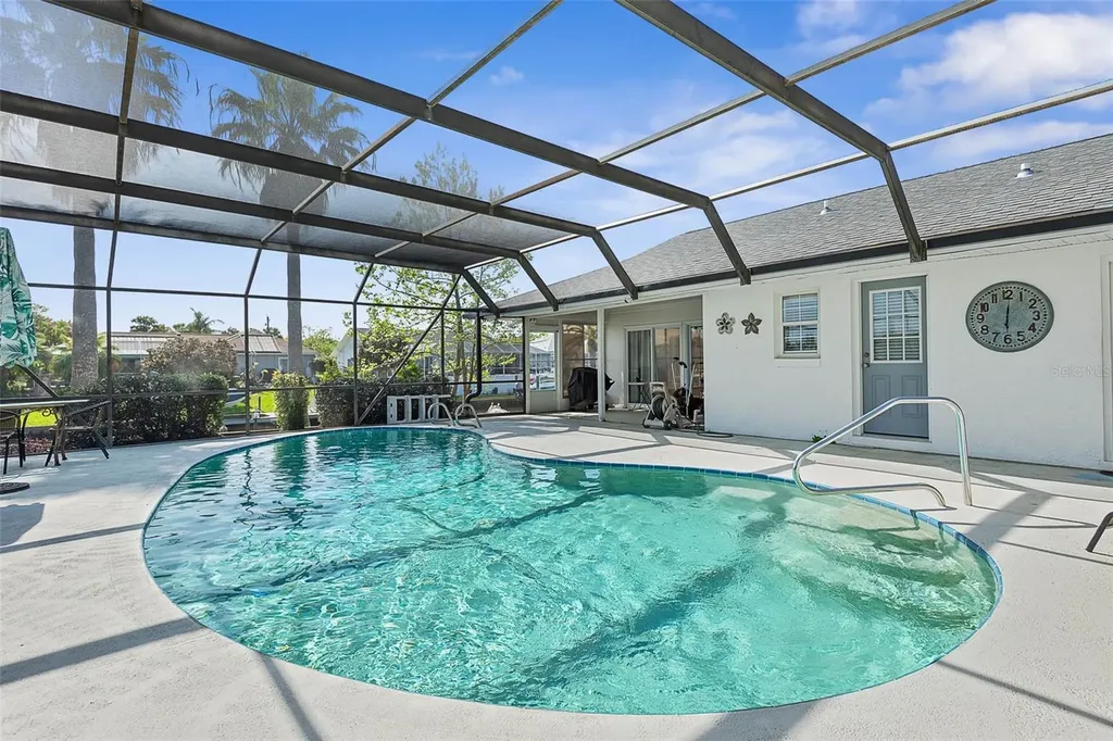 12 Clarendon Court S Palm Coast FL 32137