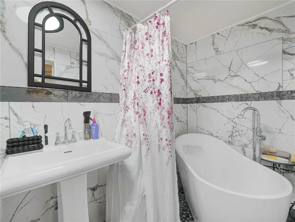 129 W Northside Drive Lake Wales FL 33853