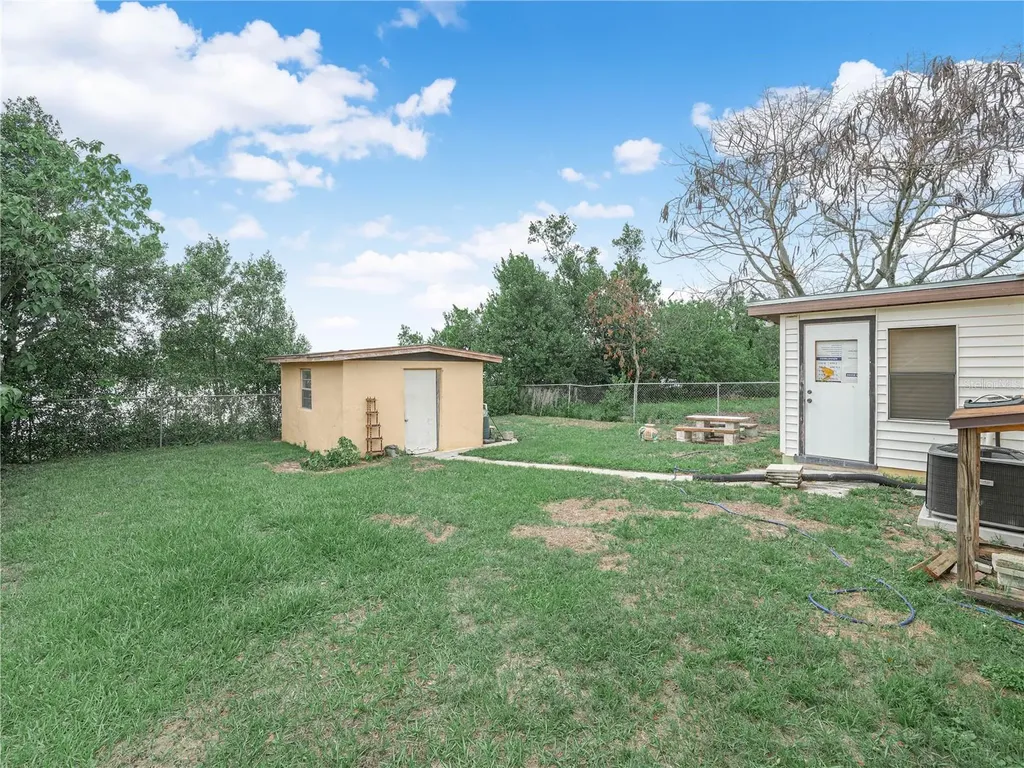 129 W Northside Drive Lake Wales FL 33853