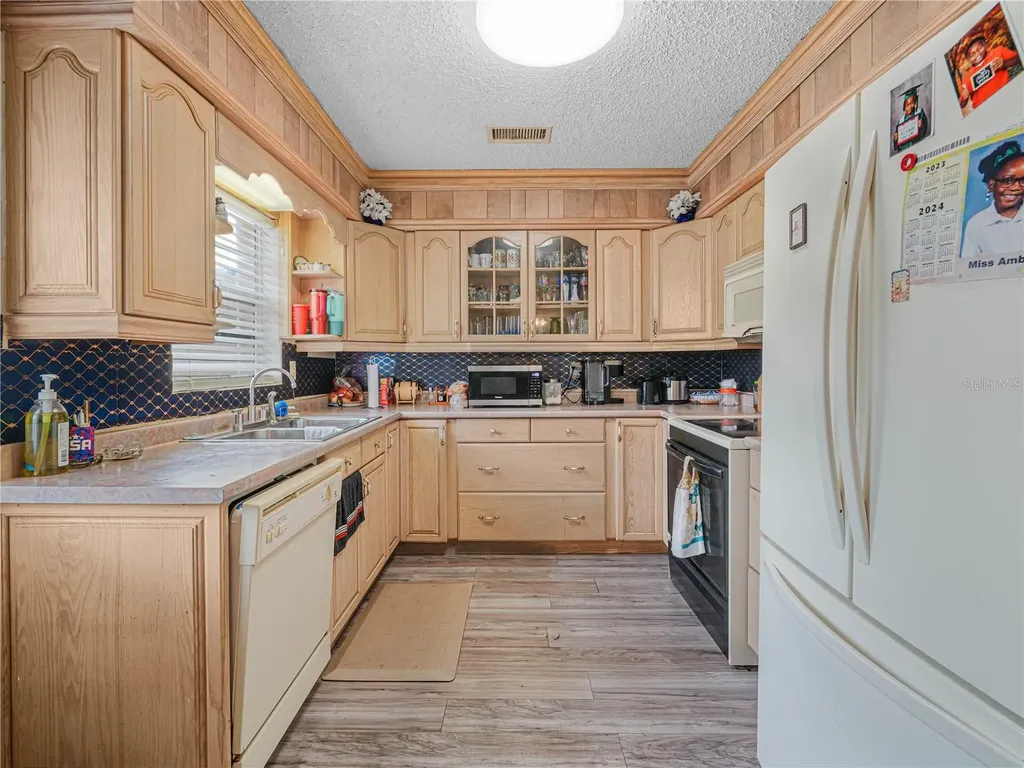 129 W Northside Drive Lake Wales FL 33853