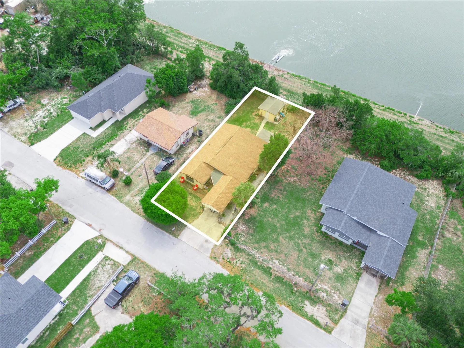 129 W Northside Drive Lake Wales FL 33853