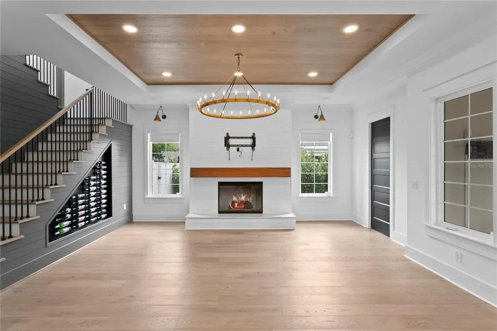 2503 N Glenwood Drive Tampa FL 33602