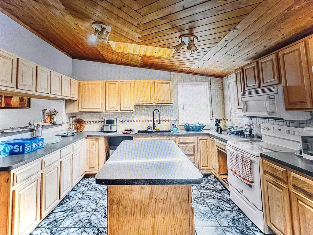 5543 Moog Road New Port Richey FL 34652