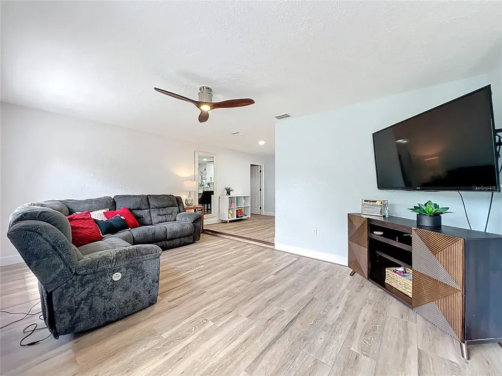 5317 Myrica Road Orlando FL 32810