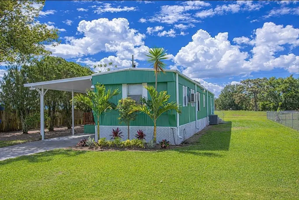2009 Pine Street St Cloud FL 34769