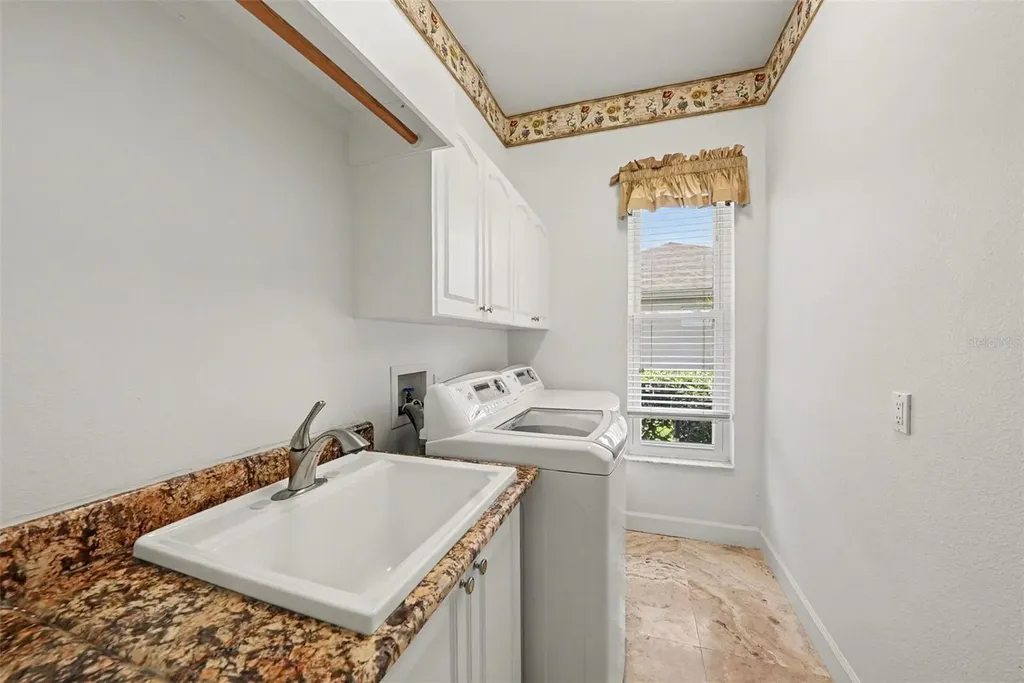 18817 Wimbledon Circle Lutz FL 33558