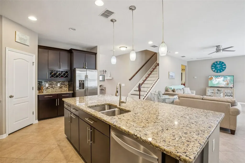 210 Dakota Hill Drive Seffner FL 33584