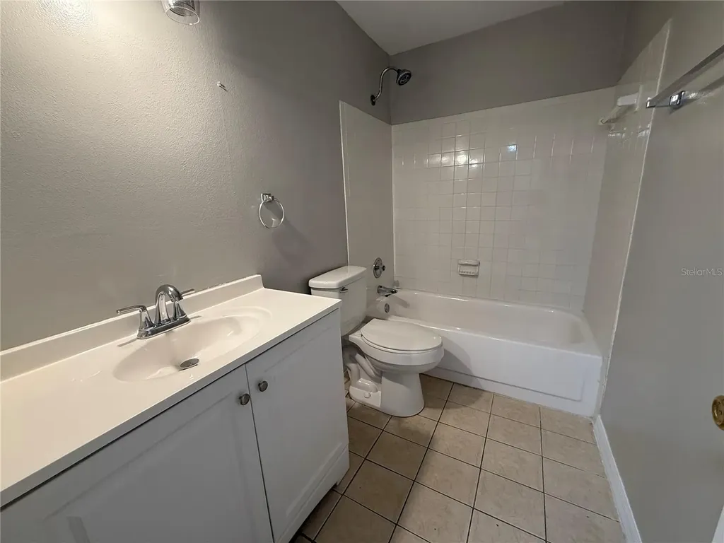 2800 N Powers Drive Orlando FL 32818