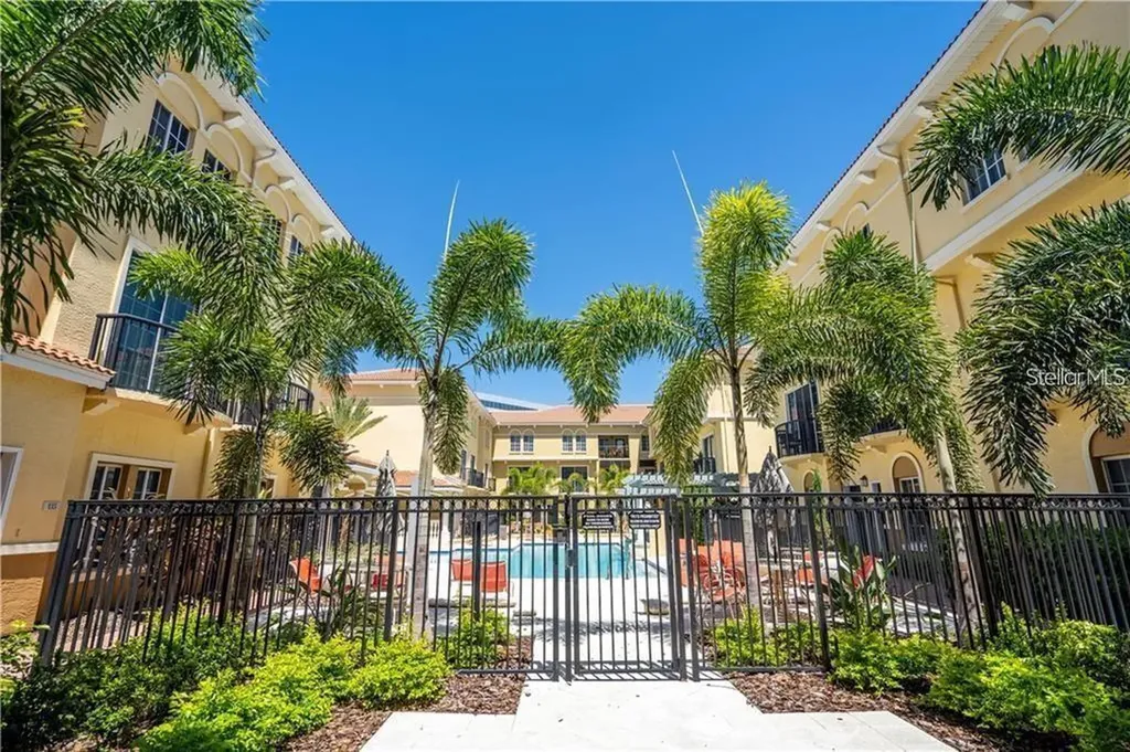 5238 W Kennedy Boulevard Tampa FL 33609