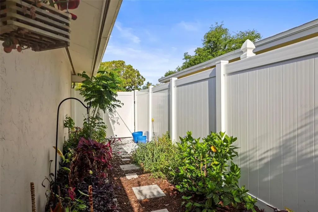 1471 San Roy Drive Dunedin FL 34698