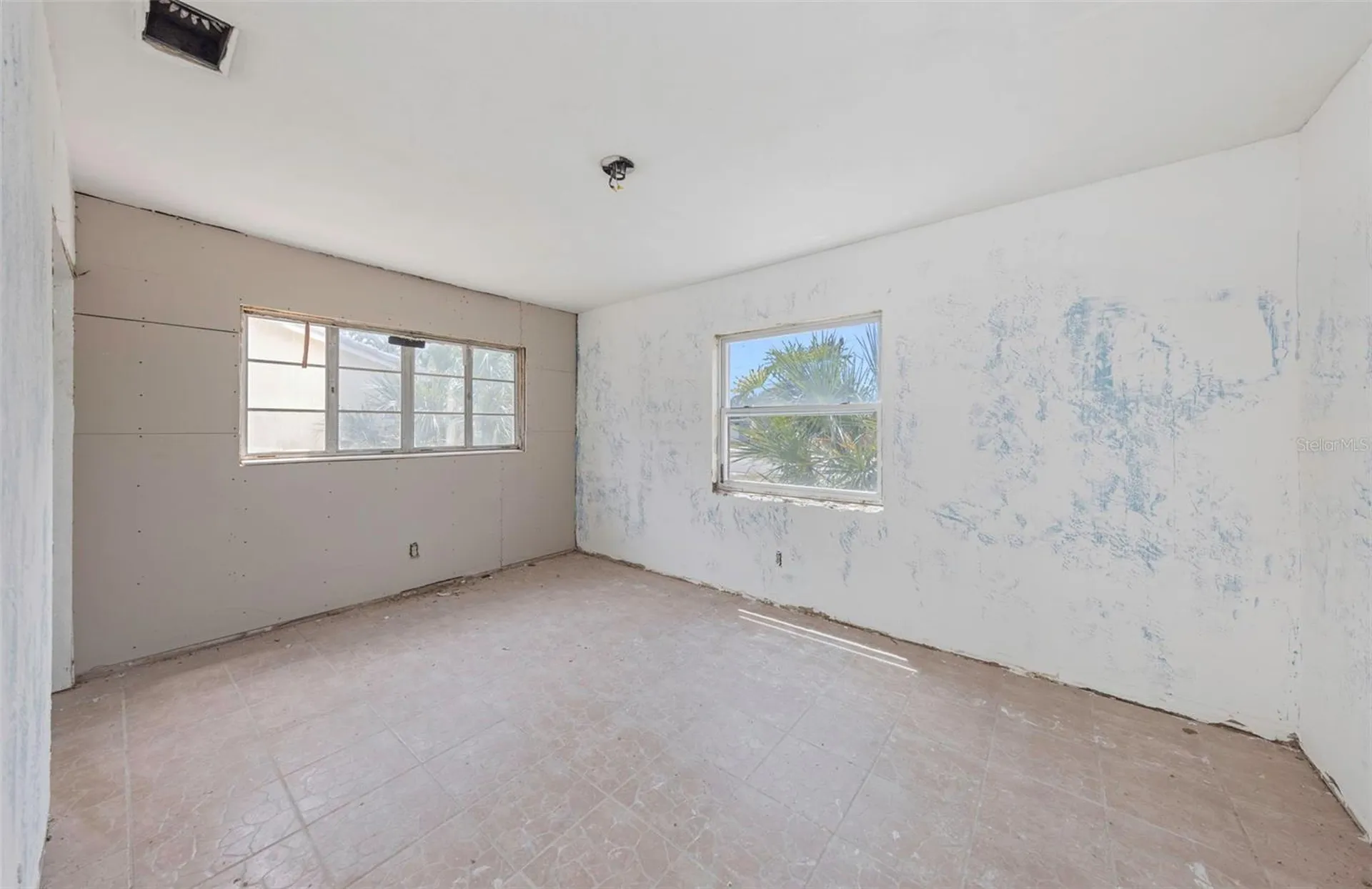 6235 Hampton Drive N St Petersburg FL 33710