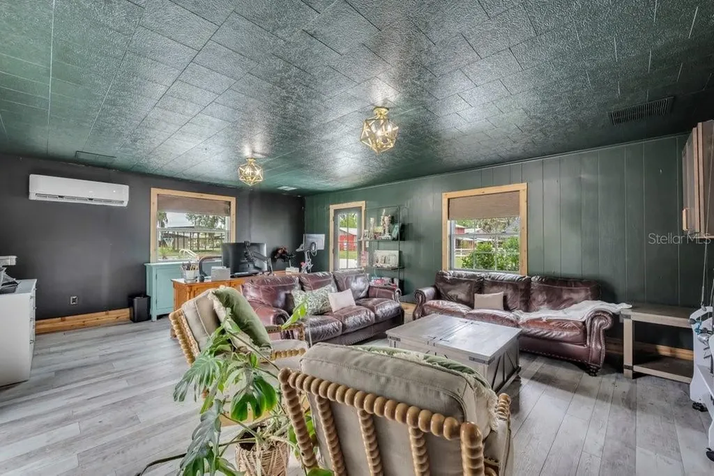7820 Lithia Pinecrest Road Lithia FL 33547