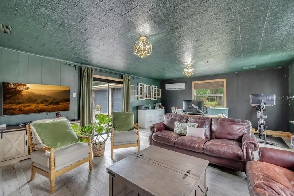 7820 Lithia Pinecrest Road Lithia FL 33547