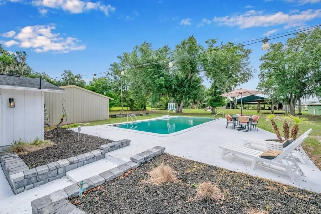7820 Lithia Pinecrest Road Lithia FL 33547