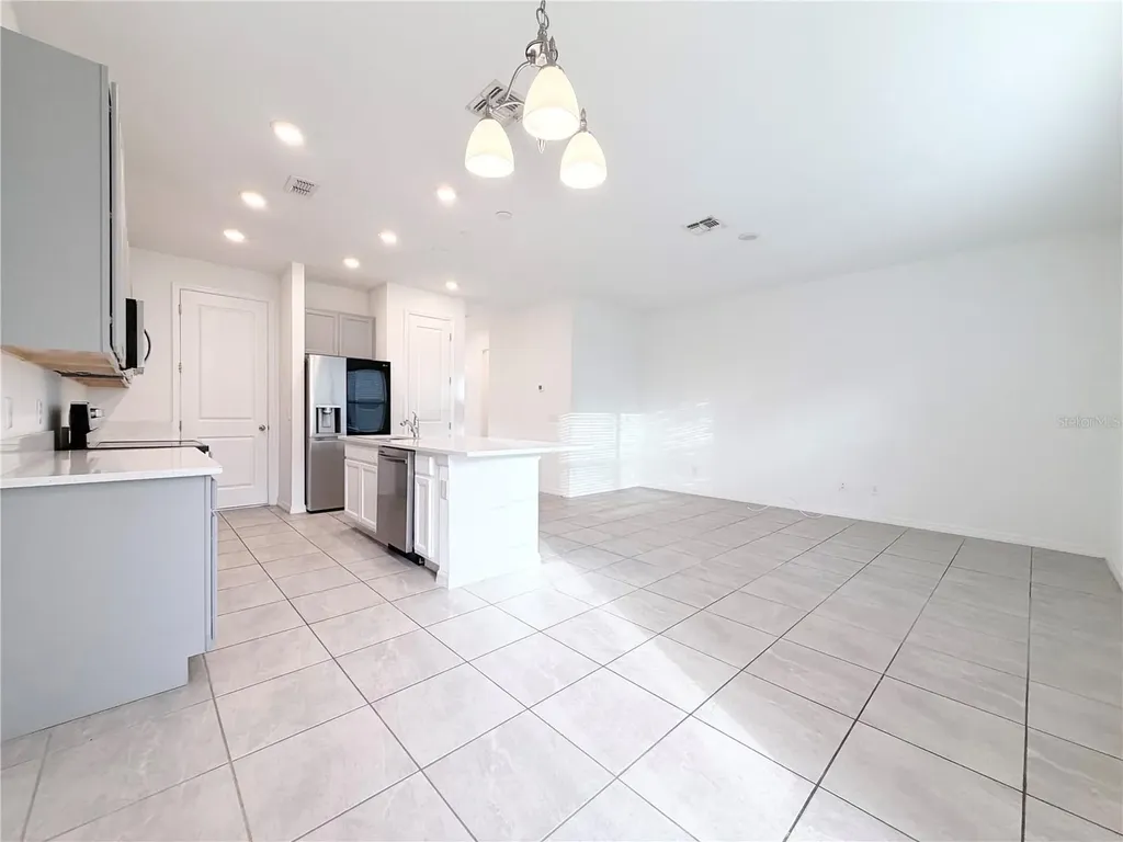 1542 Discovery Street Davenport FL 33896