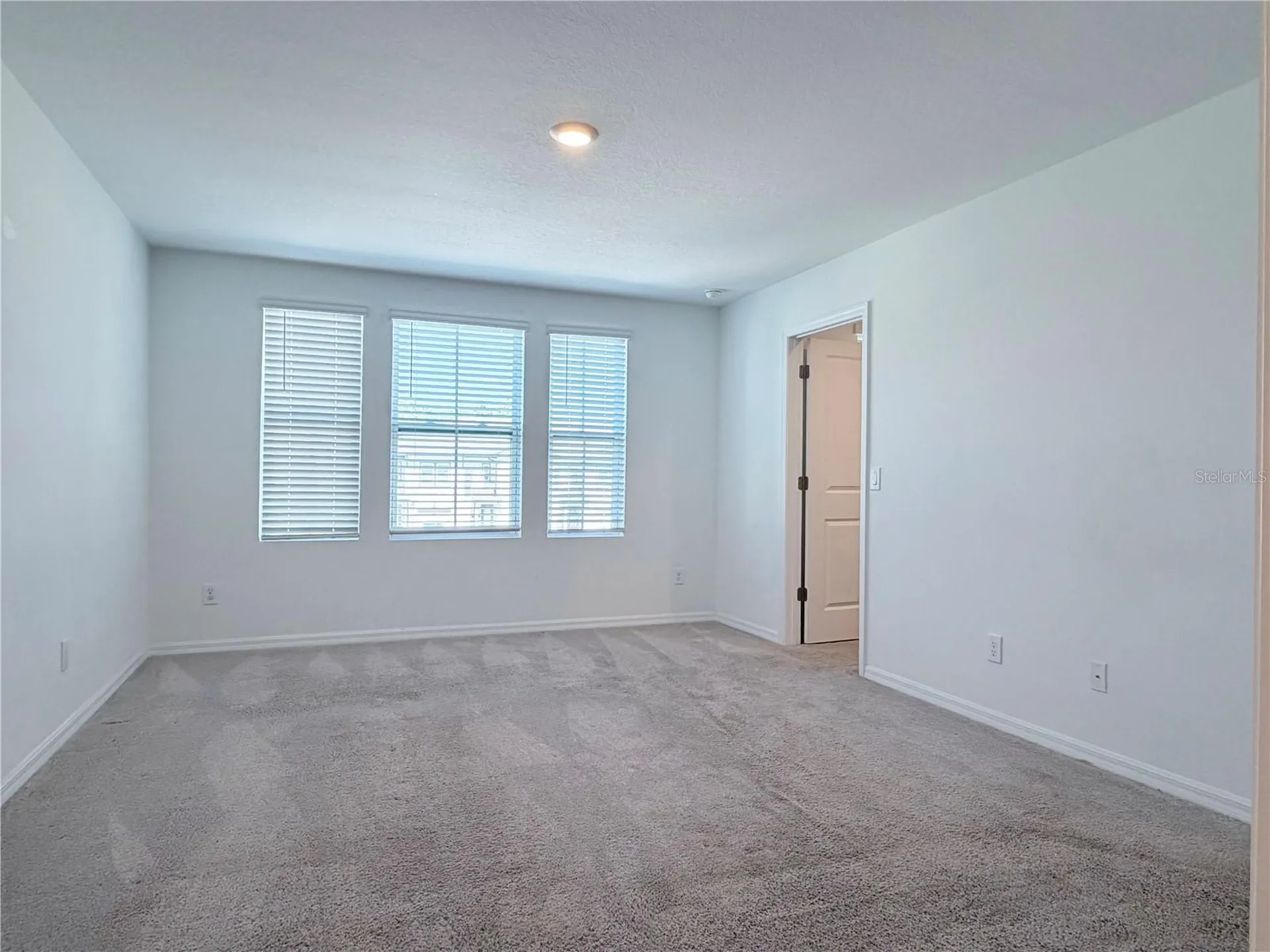 1542 Discovery Street Davenport FL 33896
