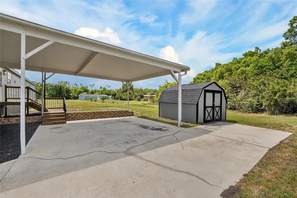 9150 Wood Terrace Drive Tampa FL 33637