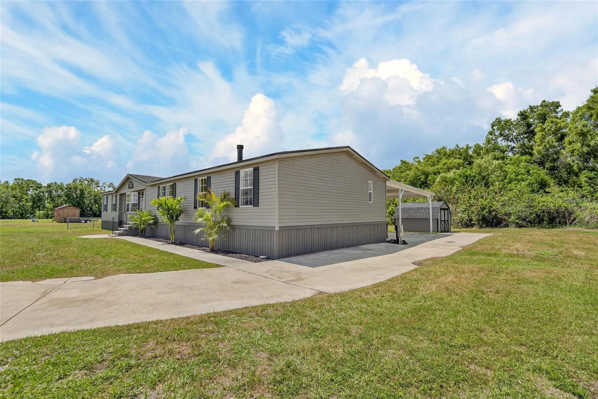 9150 Wood Terrace Drive Tampa FL 33637