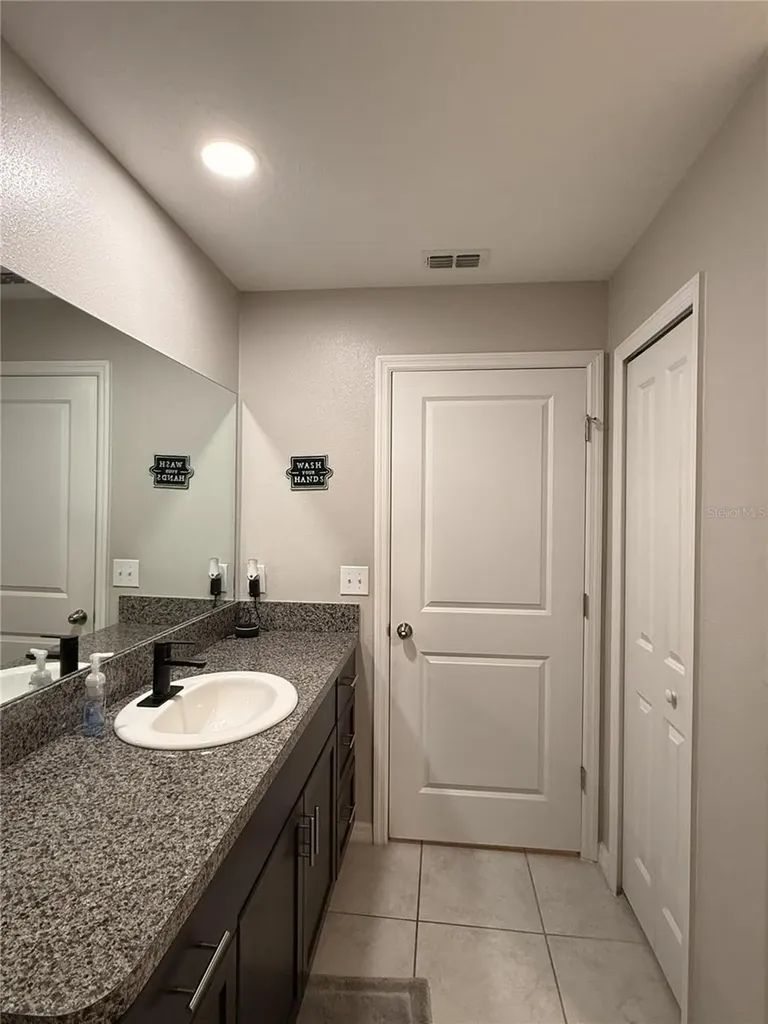 146 Rain Berry Avenue Ruskin FL 33570