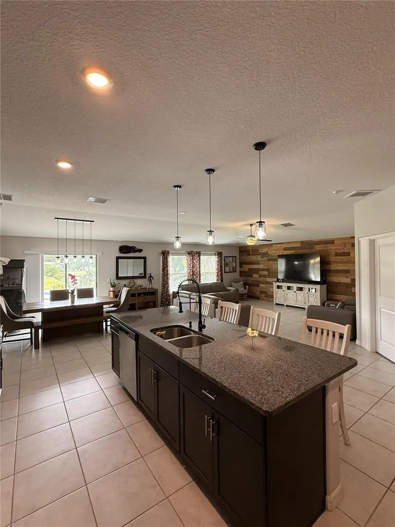 146 Rain Berry Avenue Ruskin FL 33570