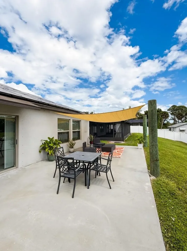 146 Rain Berry Avenue Ruskin FL 33570