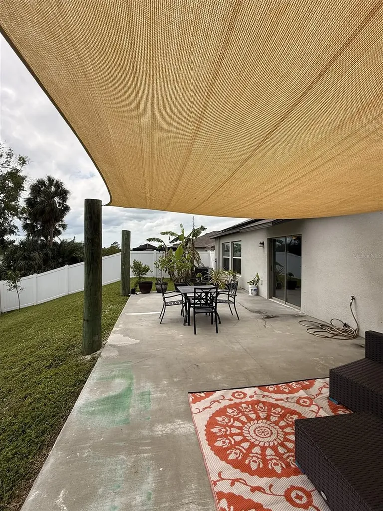 146 Rain Berry Avenue Ruskin FL 33570