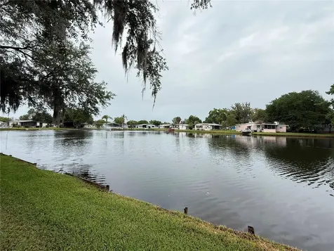 8 Robin Road Wildwood FL 34785
