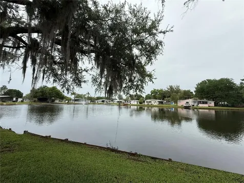 8 Robin Road Wildwood FL 34785