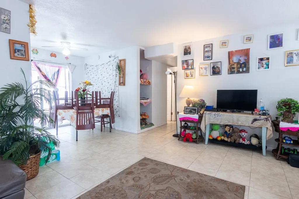 1006 12th Avenue W Bradenton FL 34205