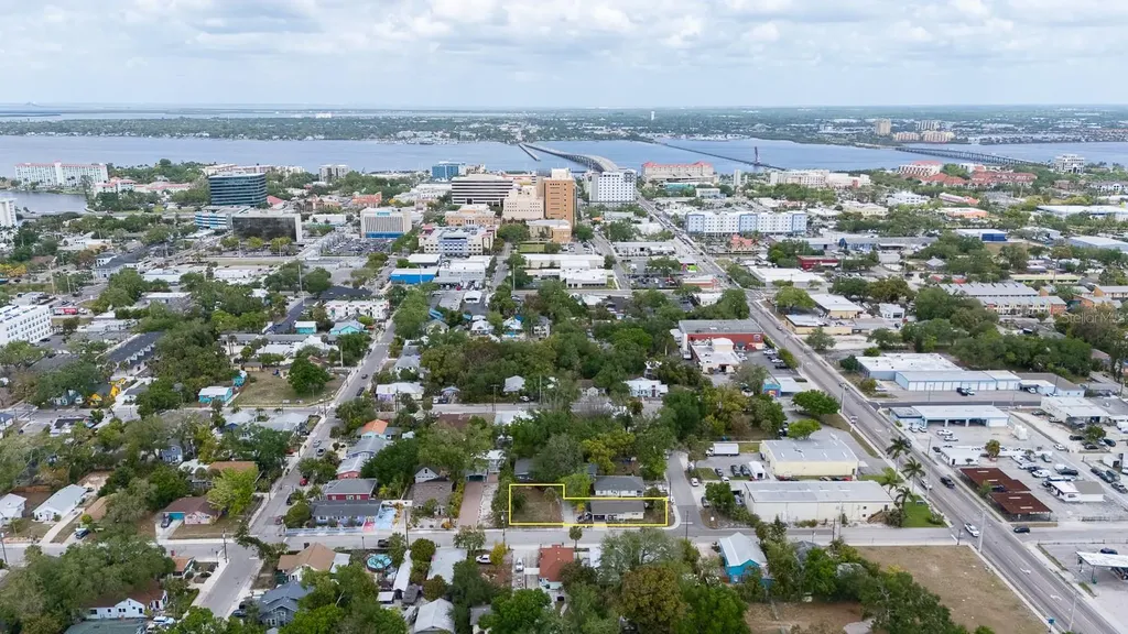 1006 12th Avenue W Bradenton FL 34205