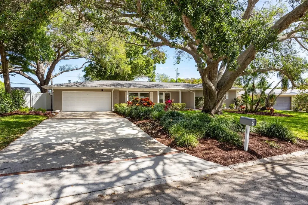 1218 Taylor Avenue Dunedin FL 34698
