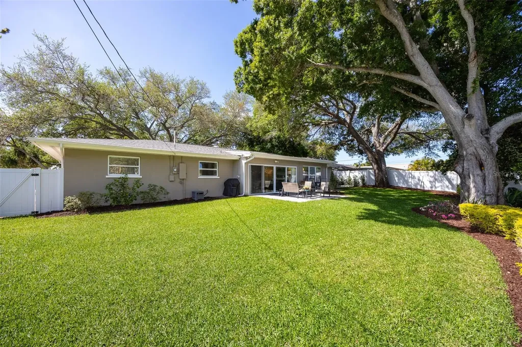 1218 Taylor Avenue Dunedin FL 34698