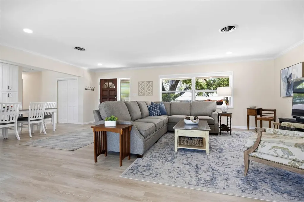 1218 Taylor Avenue Dunedin FL 34698