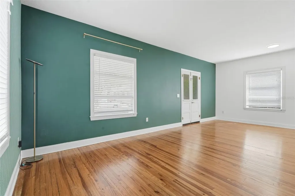 1406 E Ridgewood Street Orlando FL 32803