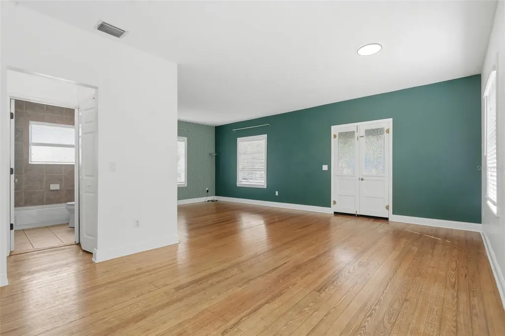 1406 E Ridgewood Street Orlando FL 32803