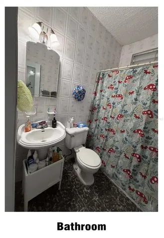 Calle 232 Country Club Carolina PR 00982