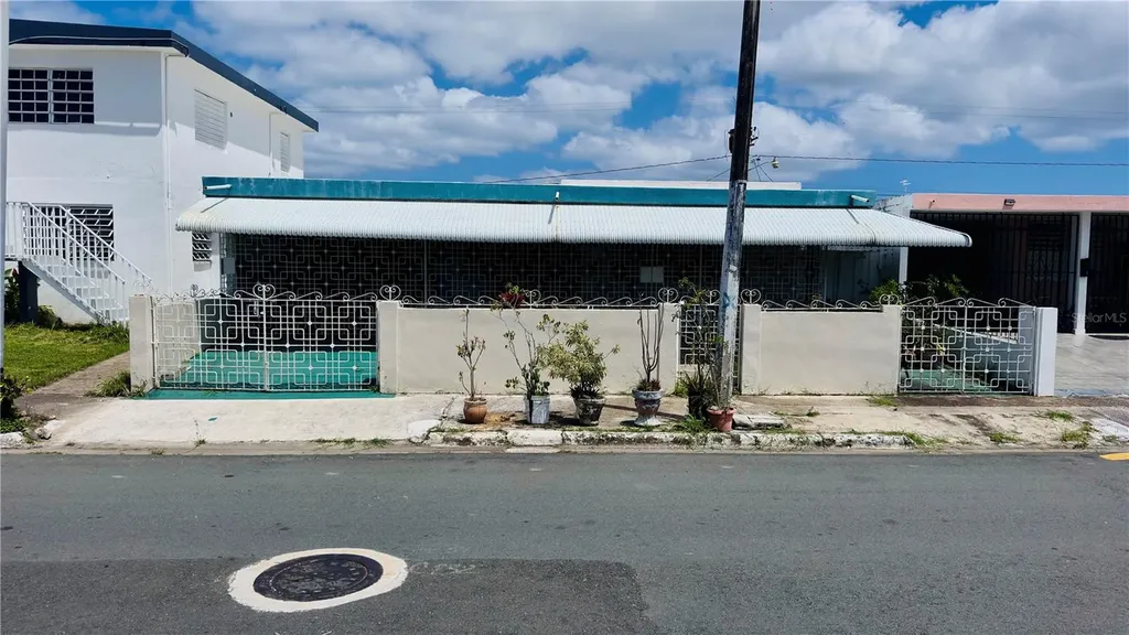 Calle 232 Country Club Carolina PR 00982