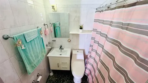 Calle 232 Country Club Carolina PR 00982