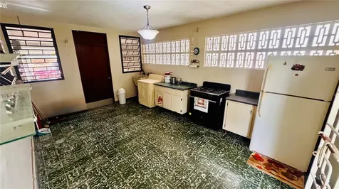 Calle 232 Country Club Carolina PR 00982