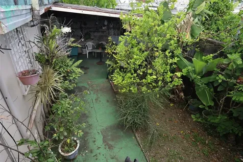 Calle 232 Country Club Carolina PR 00982