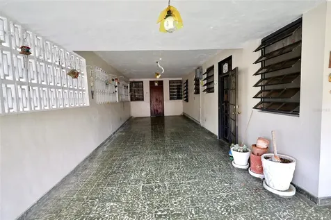 Calle 232 Country Club Carolina PR 00982