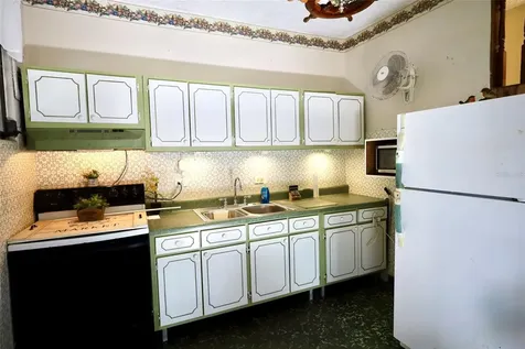 Calle 232 Country Club Carolina PR 00982