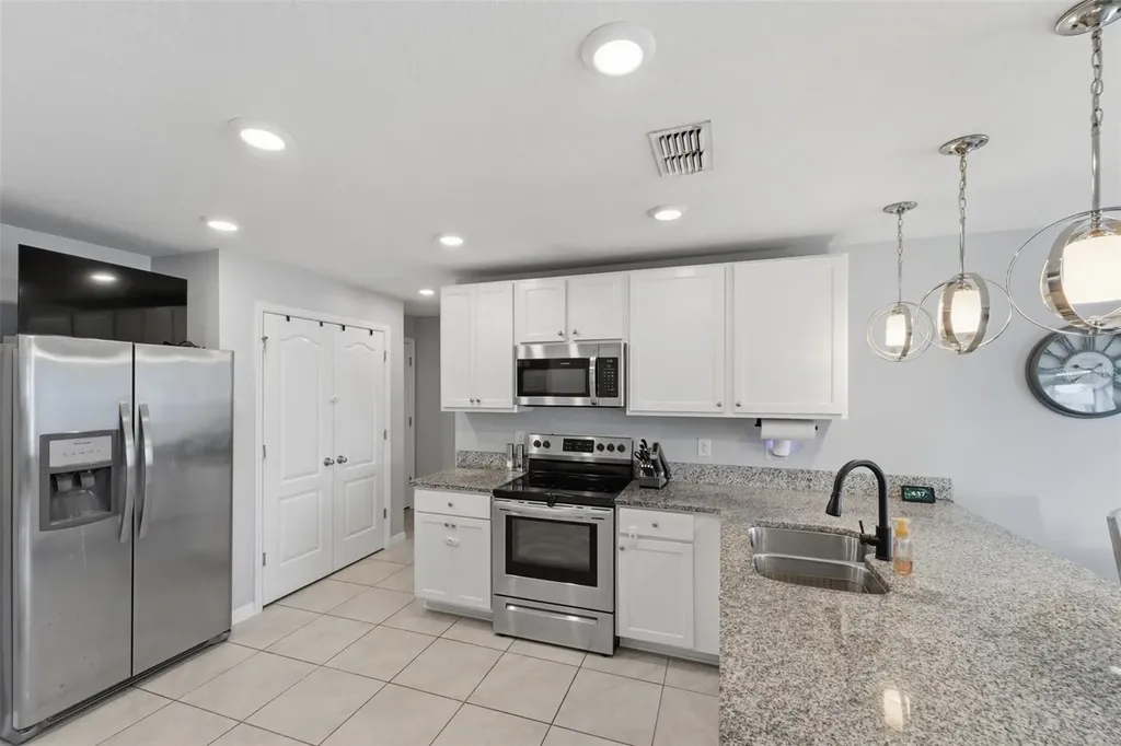 1915 Bayport Drive Deltona FL 32728