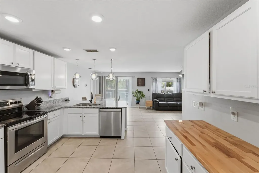 1915 Bayport Drive Deltona FL 32728